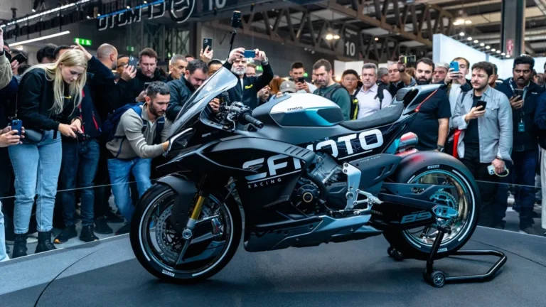 CFMOTO V4 SR-RR Takes Over EICMA 2025!