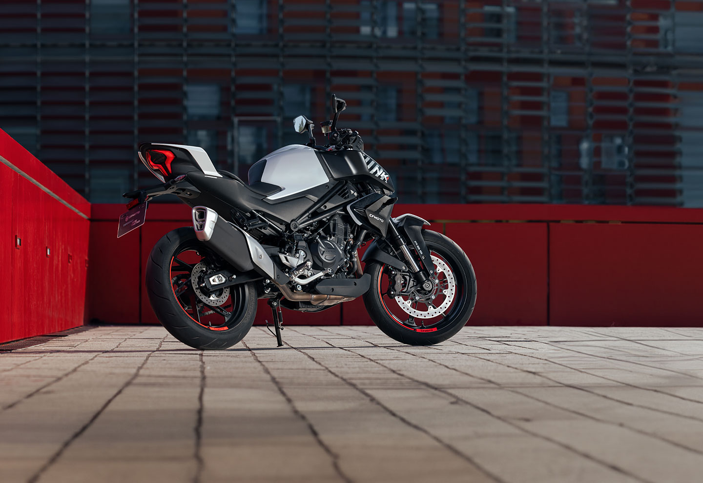 CFMOTO 450NK ABS 2024 2 CFMOTO 450NK ABS 2024 - Image 2