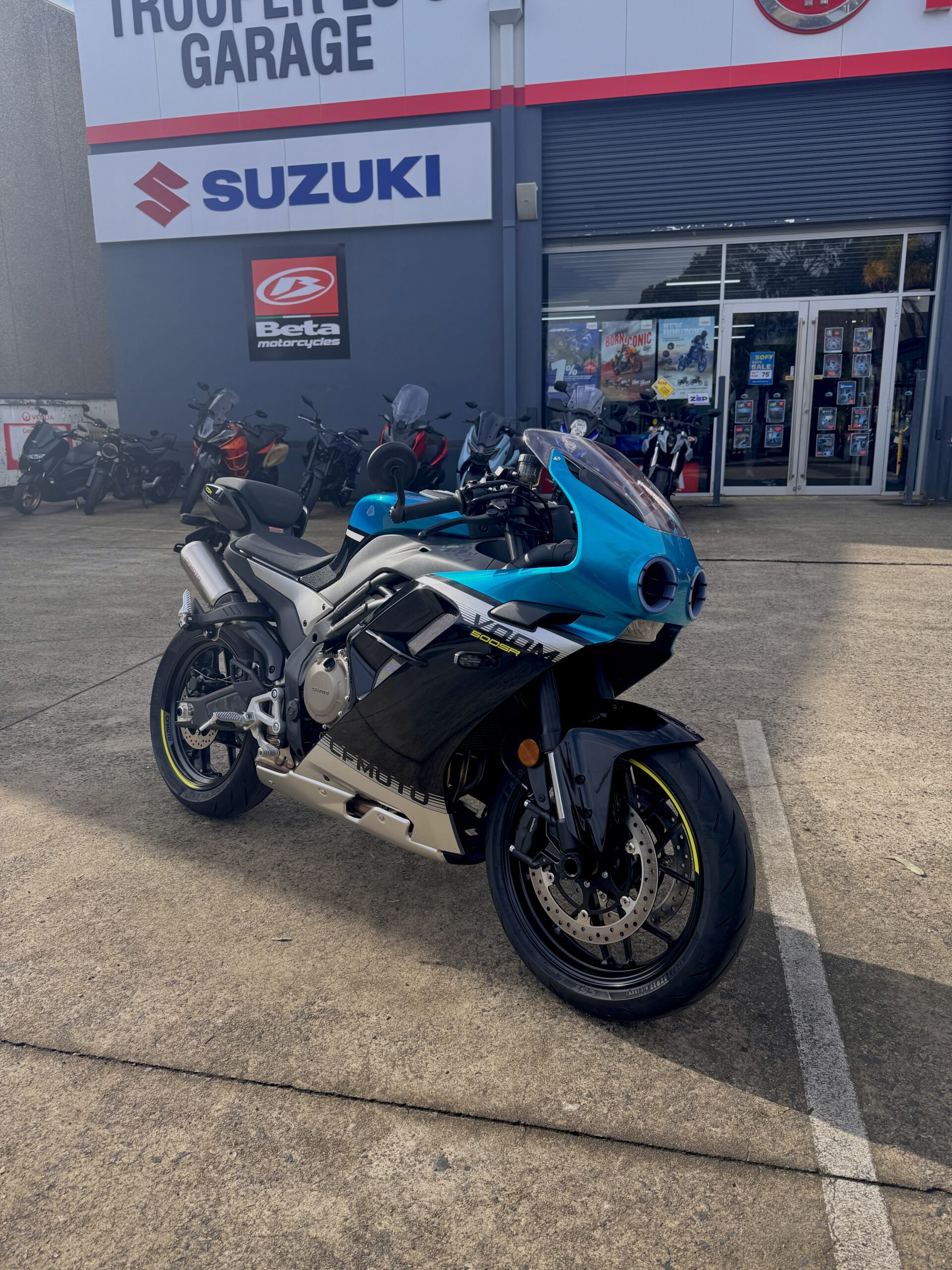 CFMOTO 500SR VOOM - 2025 - DEMO 1 CFMOTO 500SR VOOM - 2025 - DEMO