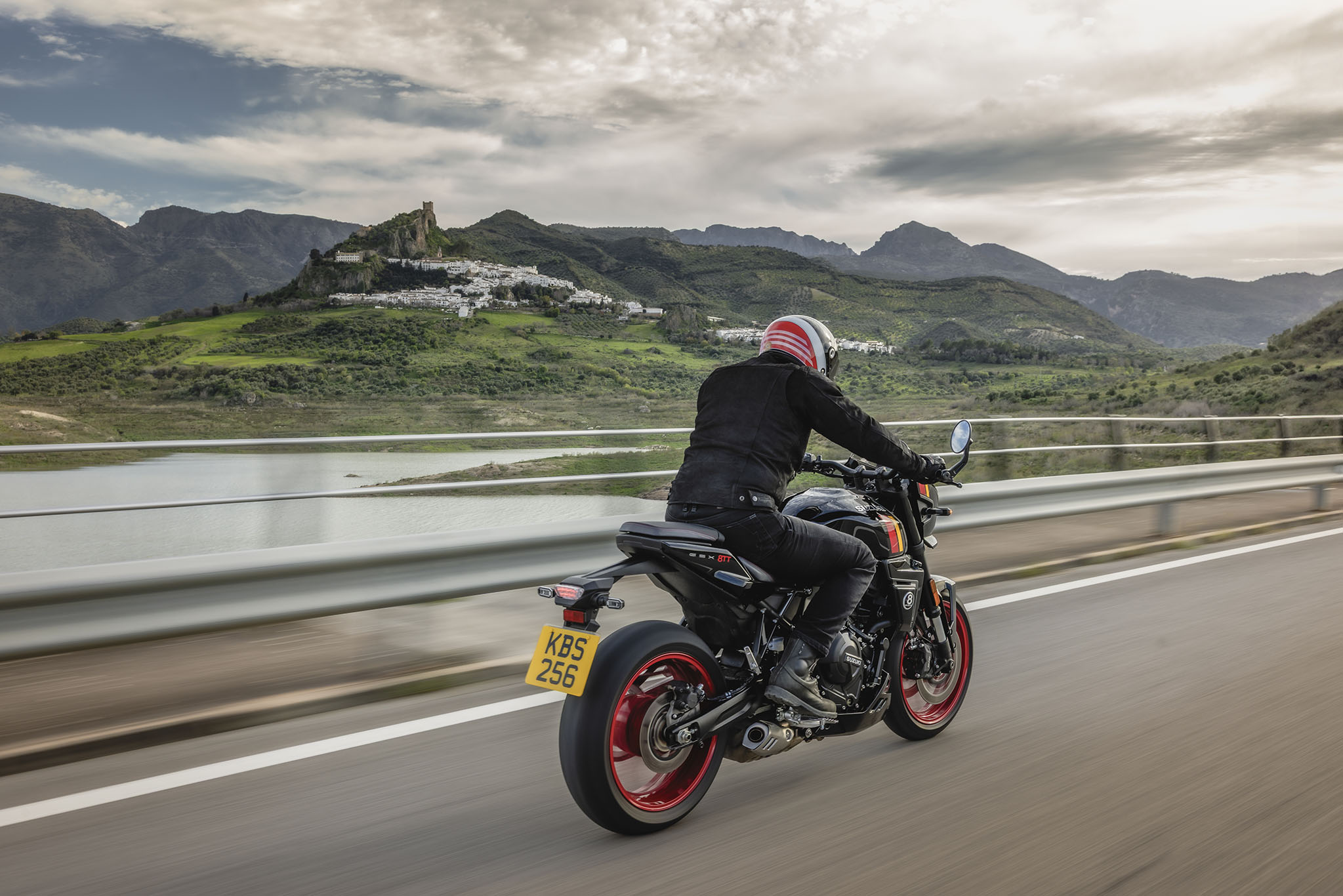 SUZUKI GSX-8TT 5 SUZUKI GSX-8TT - Image 5