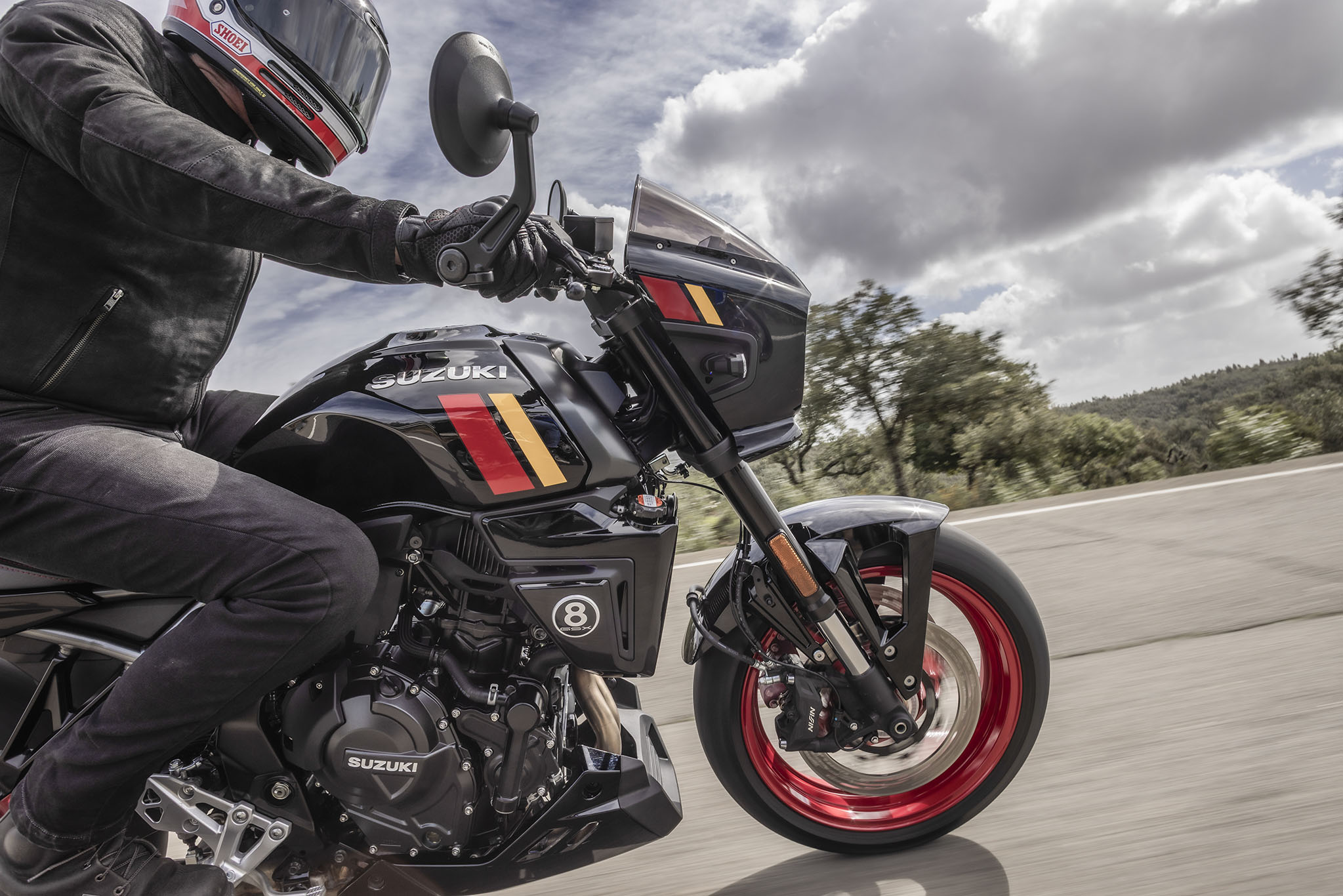 SUZUKI GSX-8TT 2 SUZUKI GSX-8TT - Image 2