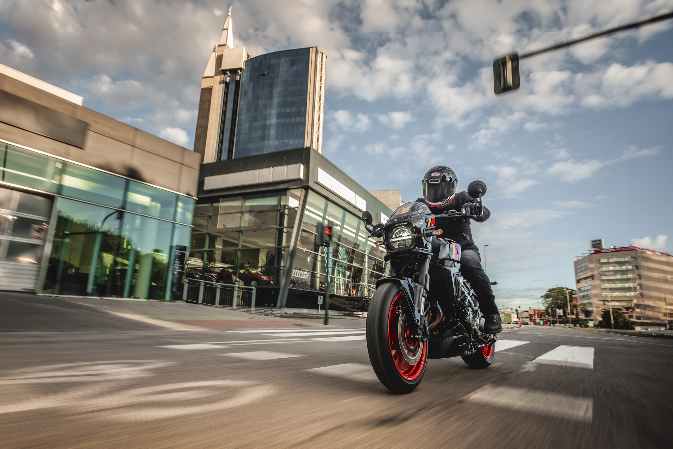 SUZUKI GSX-8TT 3 SUZUKI GSX-8TT - Image 3