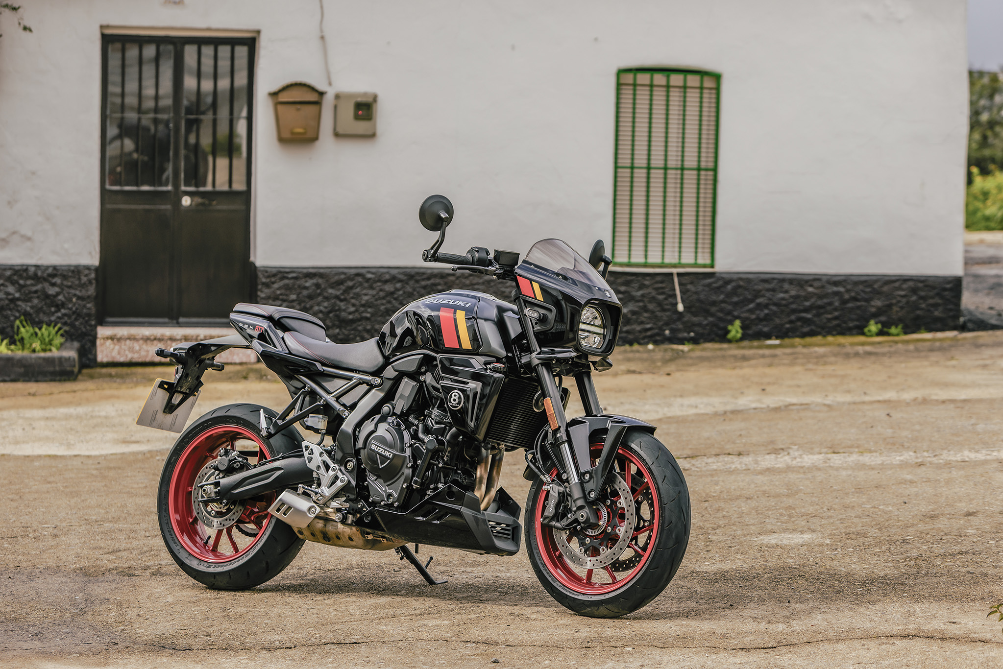 SUZUKI GSX-8TT 4 SUZUKI GSX-8TT - Image 4