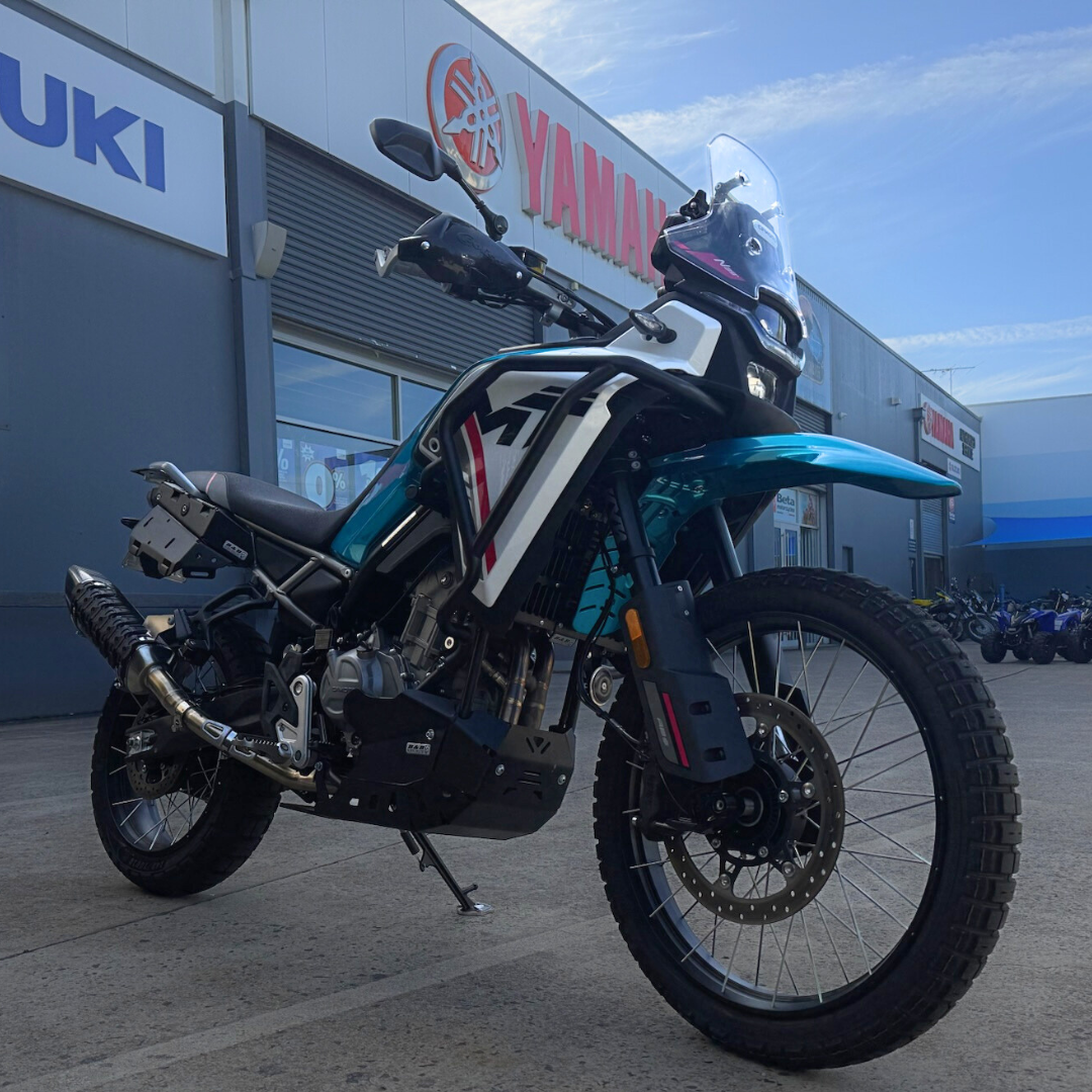 CFMOTO 450MT - DEMO 1 CFMOTO 450MT - DEMO